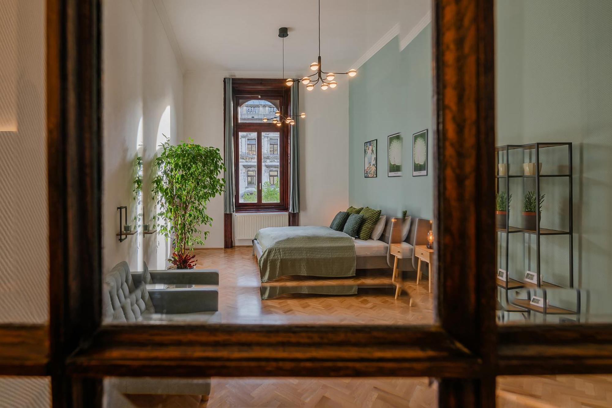 Liszt Modern Chic Apartment Budapest Ngoại thất bức ảnh