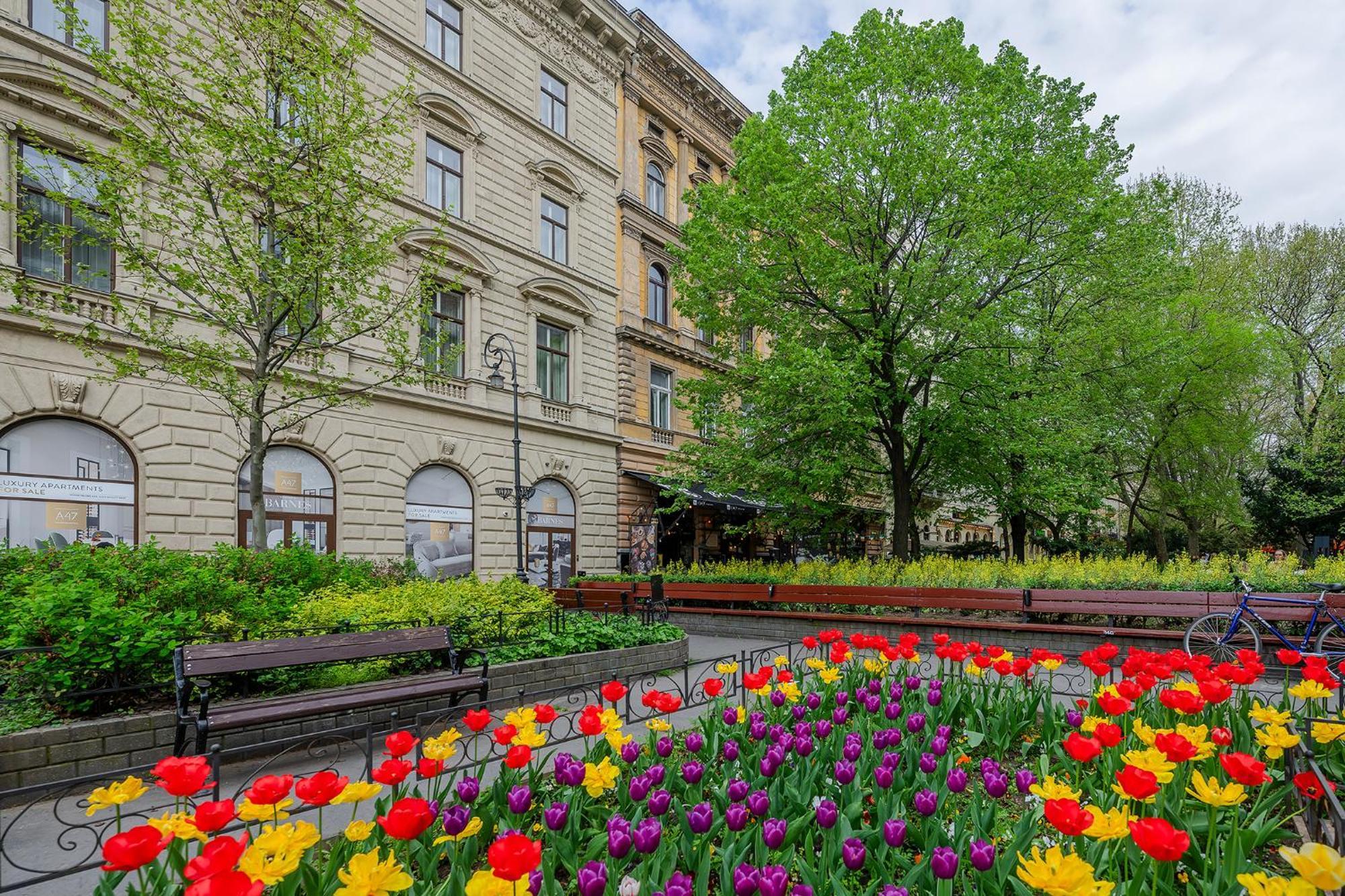 Liszt Modern Chic Apartment Budapest Ngoại thất bức ảnh